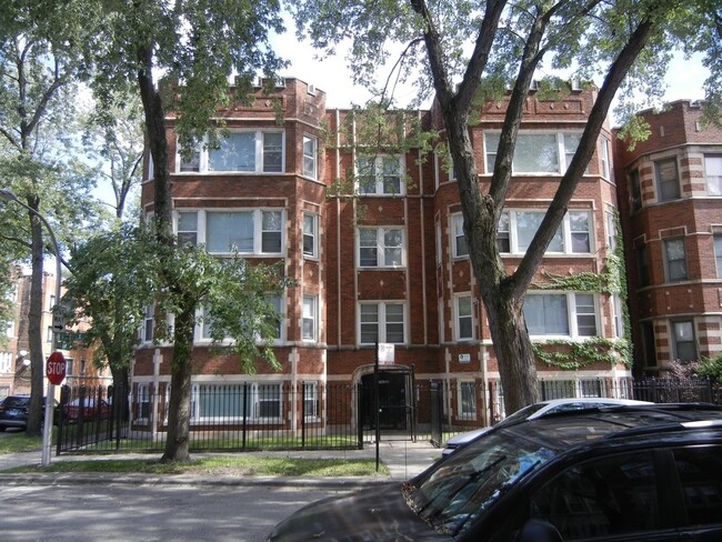 7701 S Essex Ave in Chicago, IL - Building Photo - Building Photo