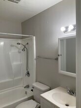 1108 W 5th St in Antioch, CA - Building Photo - Building Photo