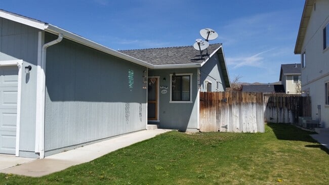 324 Sweetwater Cir in Dayton, NV - Building Photo - Building Photo