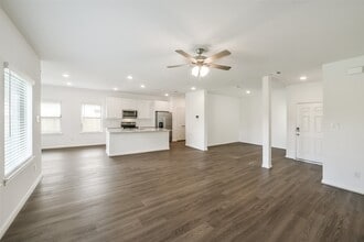11611 Moltere Dr in Houston, TX - Building Photo - Building Photo