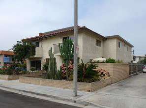 16851 Blanton Ln in Huntington Beach, CA - Building Photo - Building Photo