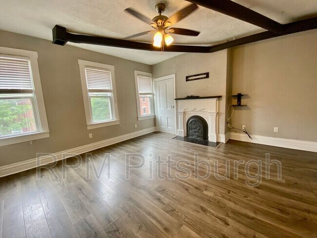 2335 Sarah St in Pittsburgh, PA - Building Photo - Building Photo