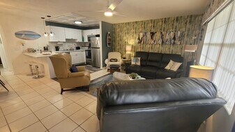 201 Kent L in West Palm Beach, FL - Building Photo