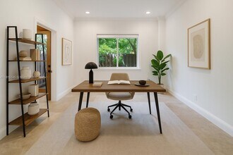 3665 Justison Rd in Miami, FL - Building Photo - Building Photo