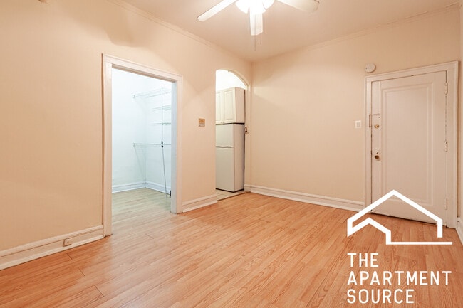 property at 2827 N Burling St