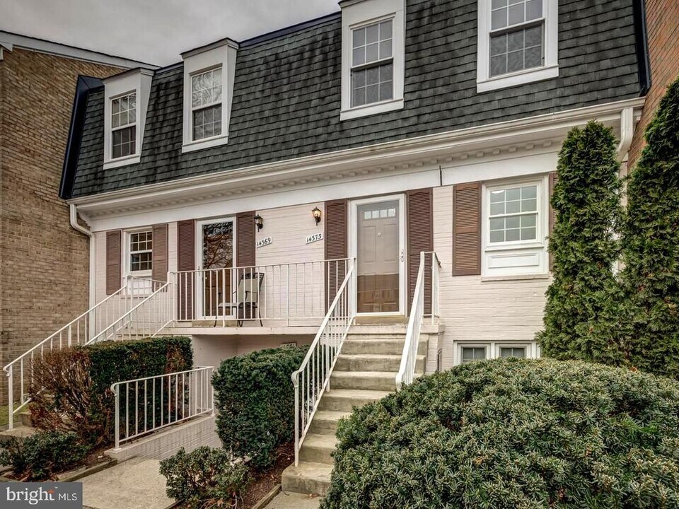 14373 Saguaro Pl in Centreville, VA - Building Photo