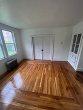 65 Lorraine St-Unit -1 in New Britain, CT - Foto de edificio - Building Photo