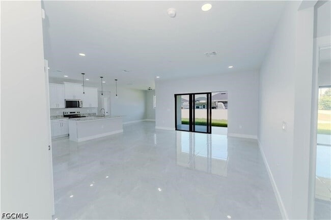 4705 Diane Ave S in Lehigh Acres, FL - Building Photo - Building Photo