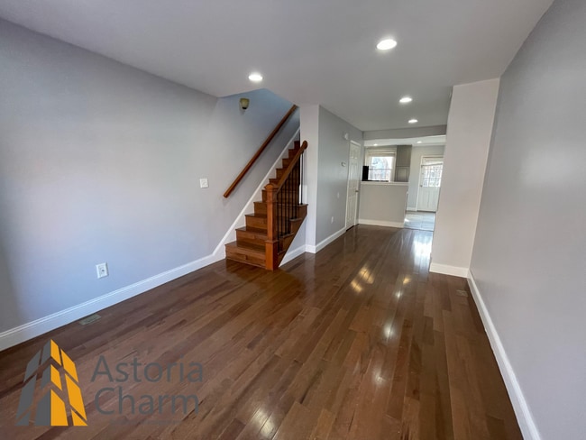 411 Grindall St
