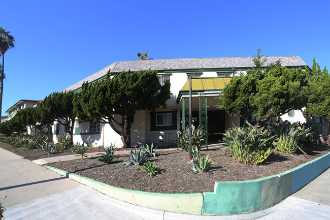 3865 Nicolet Ave in Los Angeles, CA - Foto de edificio - Building Photo