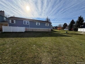 20923 W Glen Haven Cir in Northville, MI - Building Photo - Building Photo