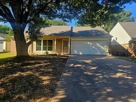 2626 Bennington Ct in Grand Prairie, TX - Building Photo