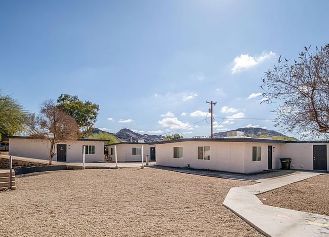 property at 1529 E Sunnyside Dr