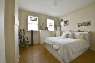 385 Van Brunt St in Brooklyn, NY - Building Photo - Interior Photo