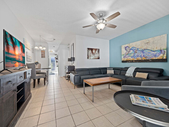 2225 NE 14th Ave in Wilton Manors, FL - Foto de edificio - Building Photo