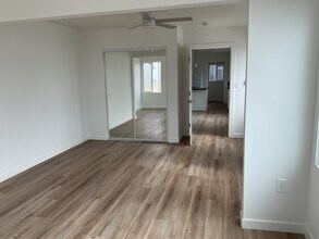 511 Ocean Front Walk in Venice, CA - Building Photo - Building Photo