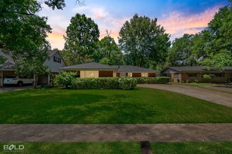 321 Tallow Ln in Shreveport, LA - Building Photo - Building Photo