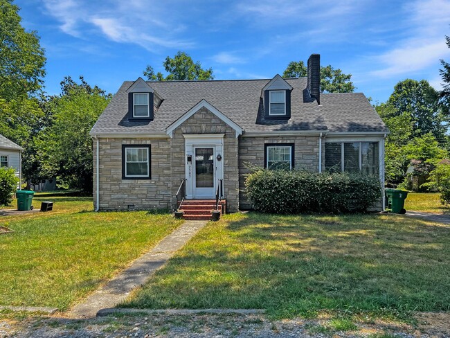 property at 2303 Farrand Dr