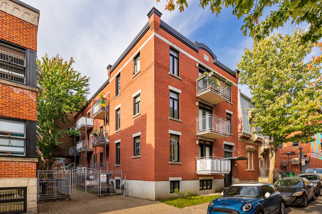 1308 De La Visitation Rue in Montréal, QC - Building Photo