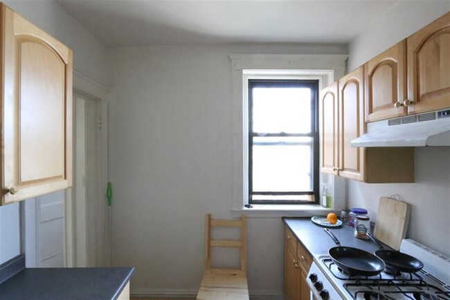 329 Harvard St, Unit 1 in Cambridge, MA - Building Photo - Building Photo