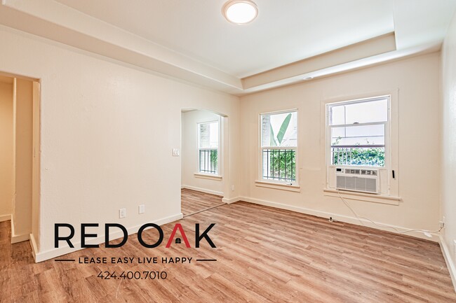 property at 901 S Ardmore Ave