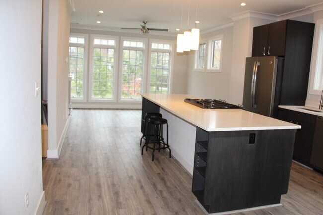 904 N Buchanan Ct in Arlington, VA - Building Photo - Building Photo