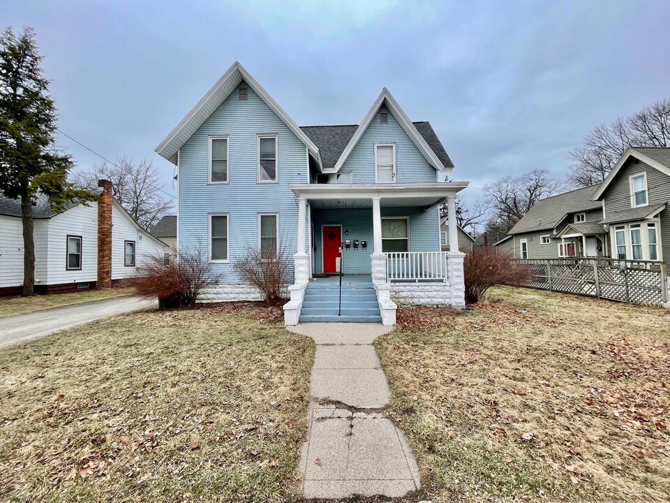 1239 Terrace St in Muskegon, MI - Building Photo