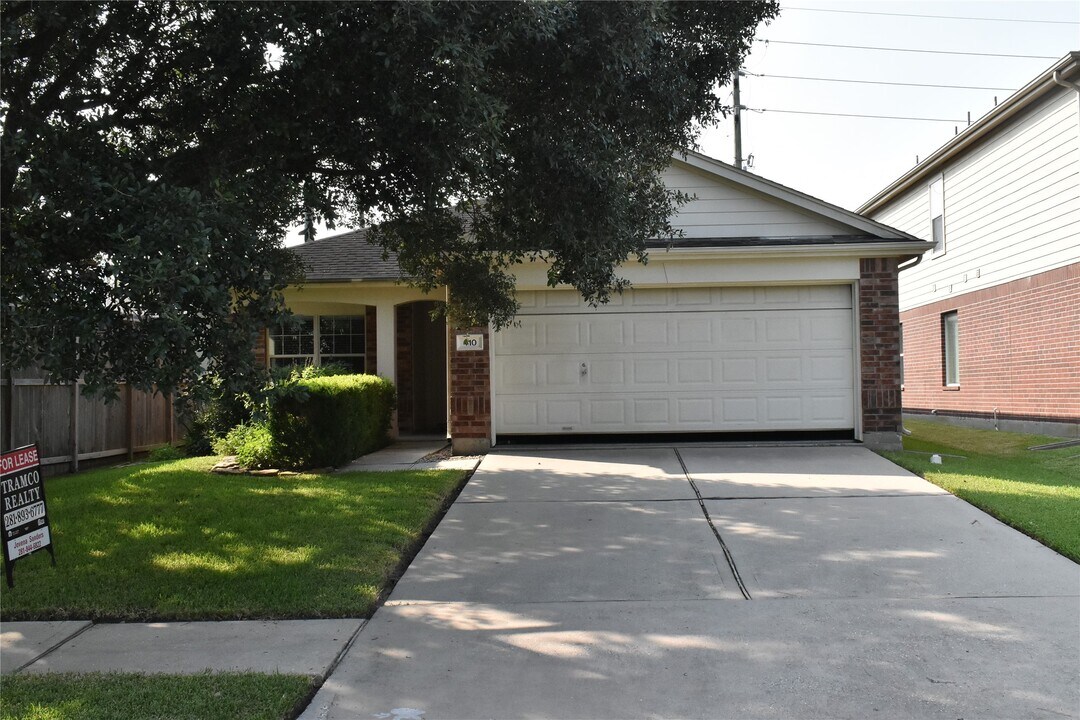 410 Cypresswood Haven in Spring, TX - Foto de edificio