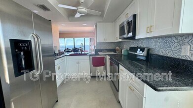 1901 1st St N in Jacksonville Beach, FL - Foto de edificio - Building Photo