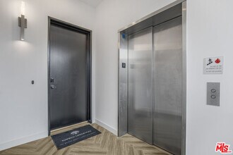 10563 Ashton Ave in Los Angeles, CA - Building Photo - Building Photo