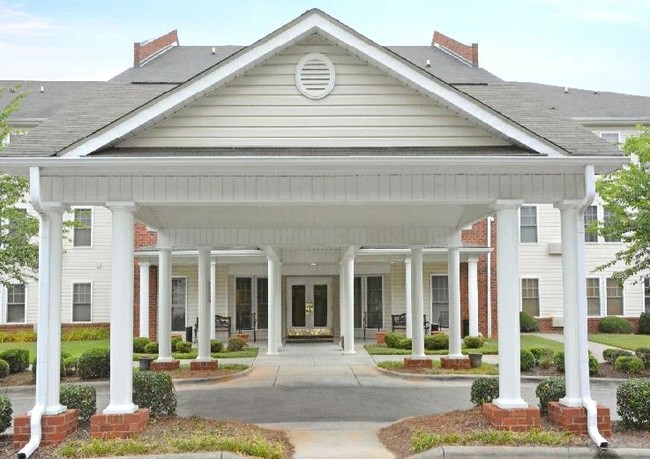 Hunt Park Senior Apartments in Winston-Salem, NC - Foto de edificio - Building Photo