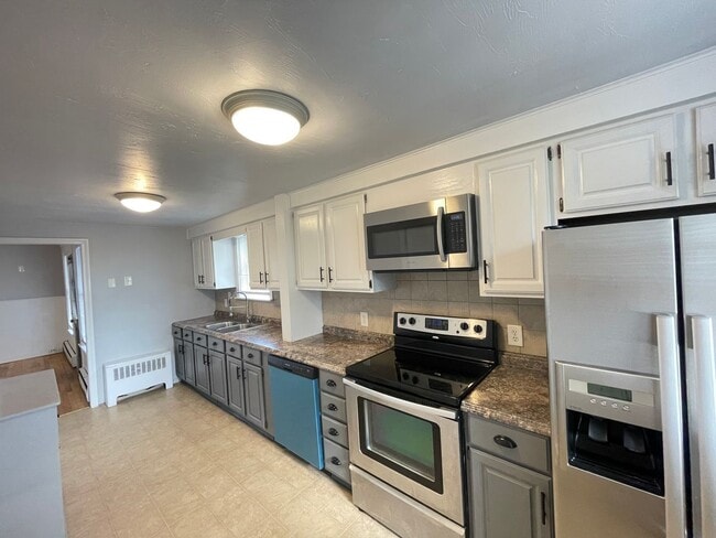 396 Amory St in Manchester, NH - Building Photo - Building Photo