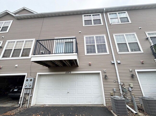 15573 Junegrass Ln in Eden Prairie, MN - Building Photo - Building Photo