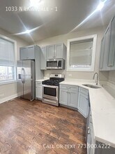 1033 N Lawndale Ave in Chicago, IL - Foto de edificio - Building Photo