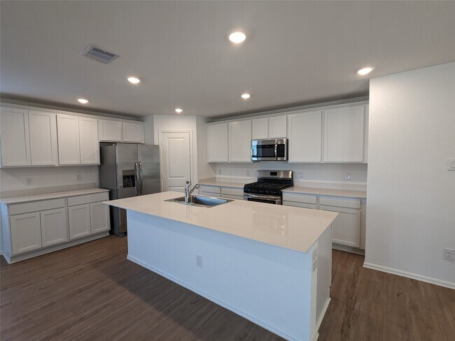 9115 Redwood Br Dr in Baytown, TX - Building Photo - Building Photo