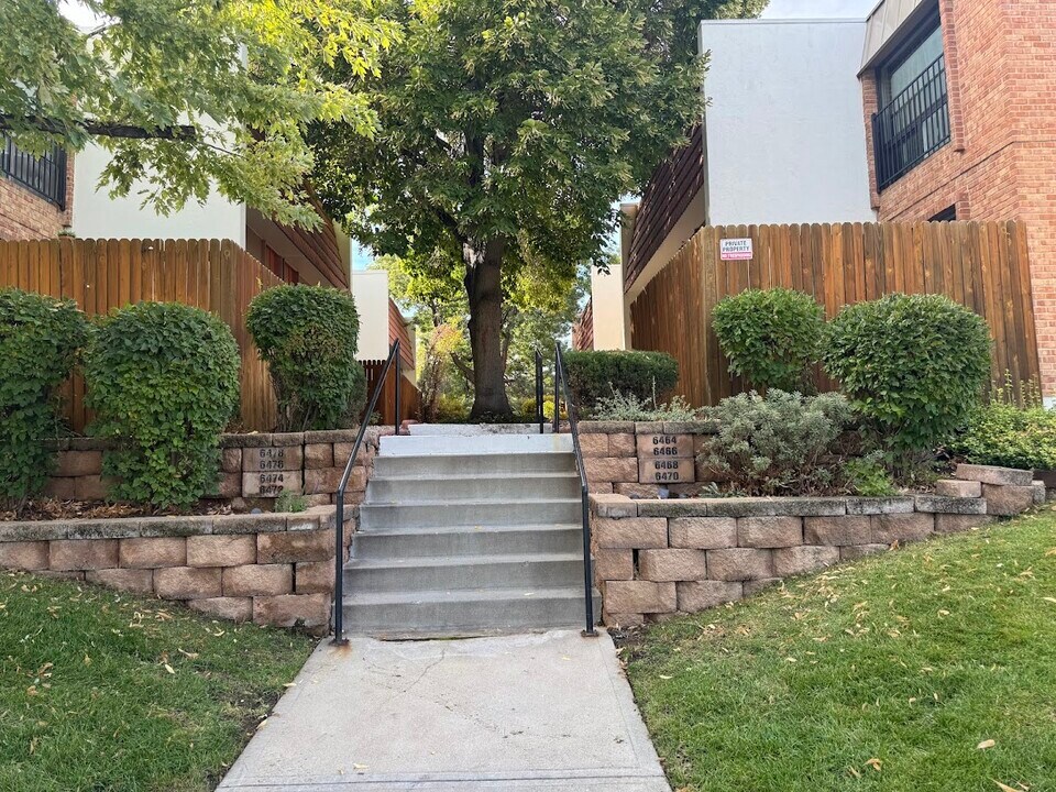 6468 E Bates Ave in Denver, CO - Building Photo