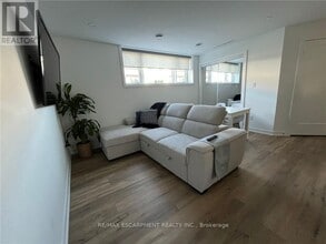 4263 Fourth Ave in Niagara Falls, ON - Building Photo - Building Photo