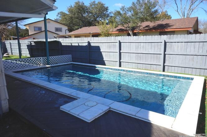 6611 Woodford in San Antonio, TX - Building Photo