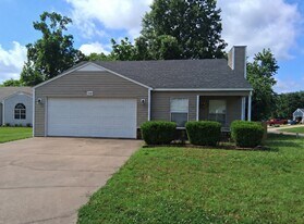 2908 NE 16th St in Bentonville, AR - Building Photo