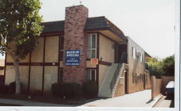 14216 Erwin St in Van Nuys, CA - Building Photo - Building Photo