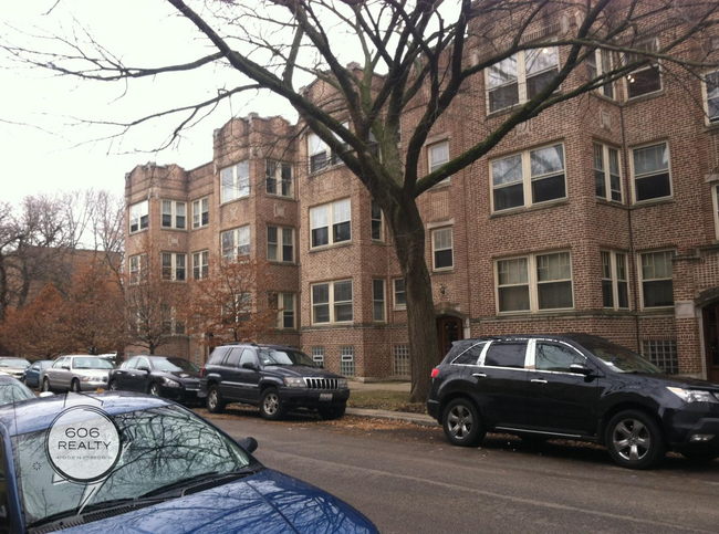 property at 1909 W Argyle St