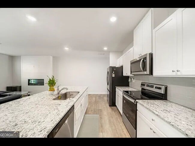 property at 5304 Melbourne Ln