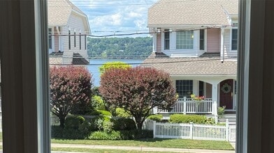 38 Livingston Ave in Dobbs Ferry, NY - Building Photo - Building Photo
