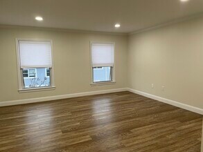 33 Deer St, Unit 507 in Portsmouth, NH - Building Photo - Building Photo