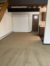 1430 Maplecrest Dr in Youngstown, OH - Foto de edificio - Building Photo