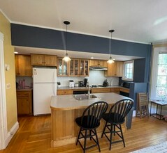 62 Cypress St in Brookline, MA - Building Photo - Building Photo