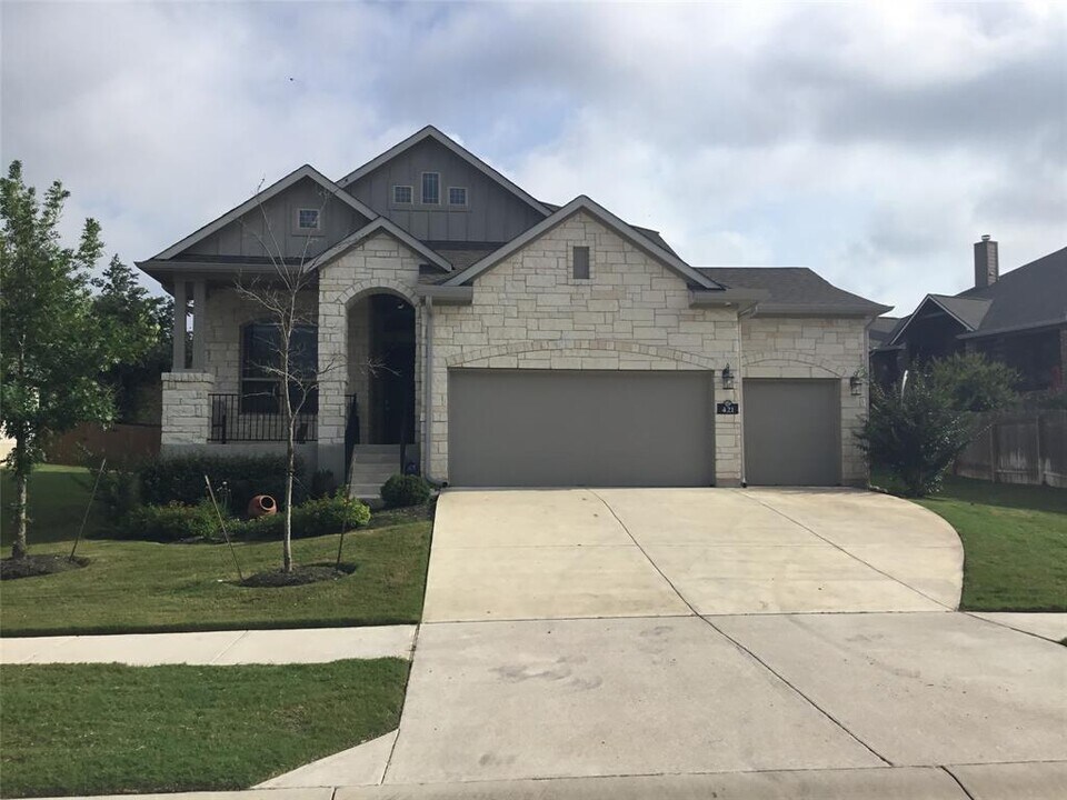 421 Fair Oaks Dr in Georgetown, TX - Building Photo
