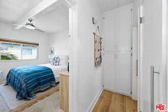 2329 Kansas Ave in Santa Monica, CA - Building Photo - Building Photo