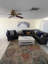 772 S Ellicott Cir in Port Charlotte, FL - Foto de edificio - Building Photo