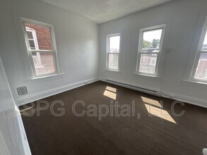 328 E College Ave in York, PA - Foto de edificio - Building Photo